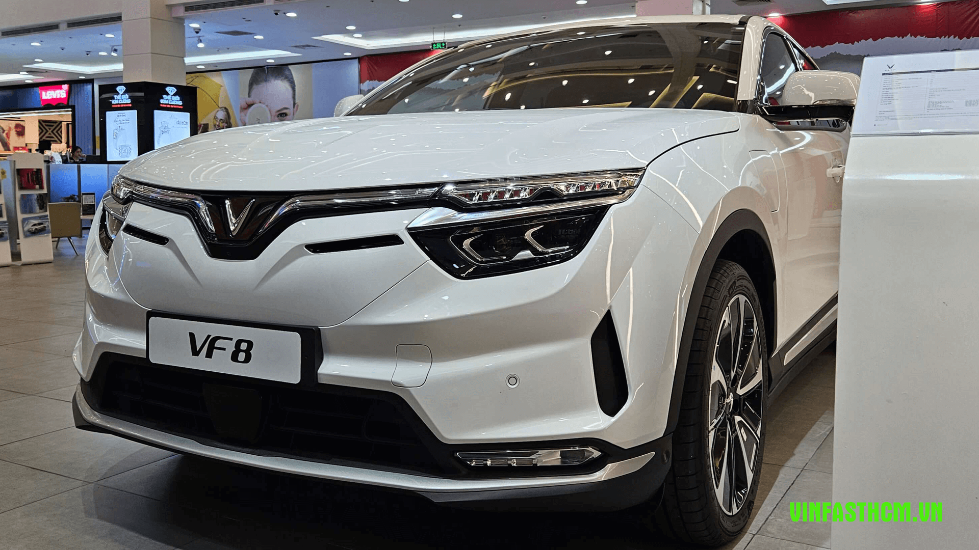 VinFast VF8