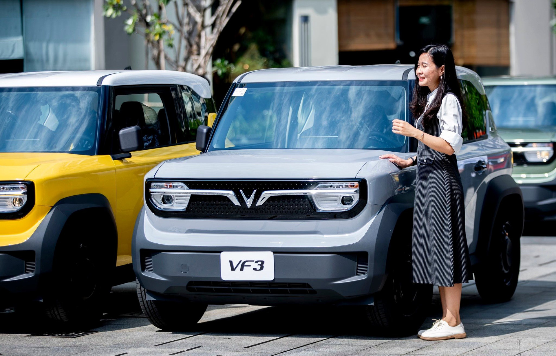 Khách hàng lái thử xe điện VinFast