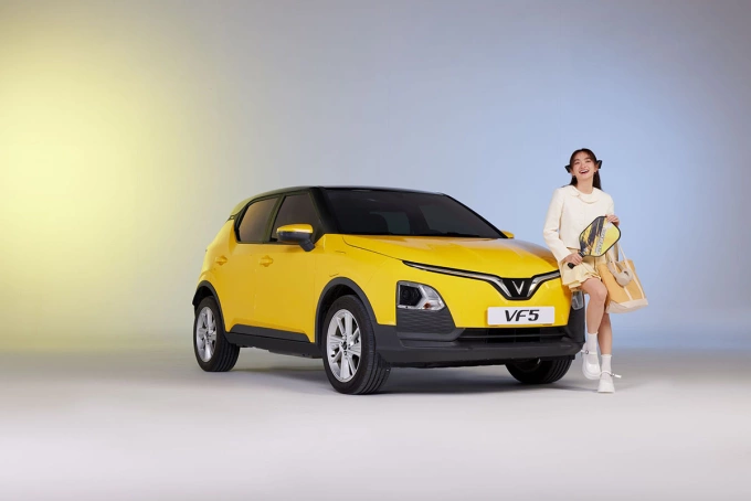 VinFast VF 5 Plus màu vàng, xe điện mini SUV đô thị