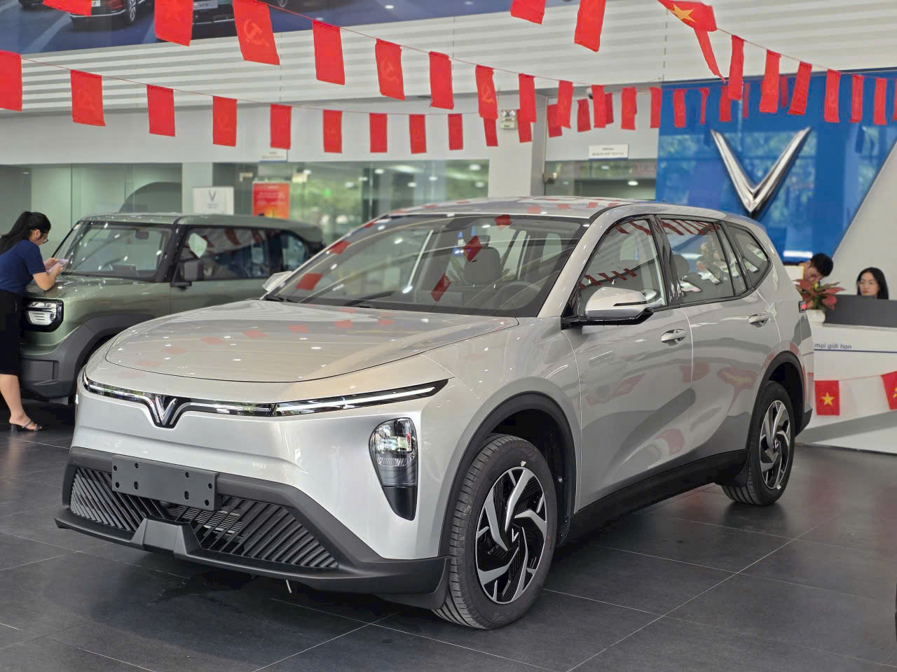 Showroom trưng bày xe tại VinFast Minh Đạo Hà Huy Giáp 