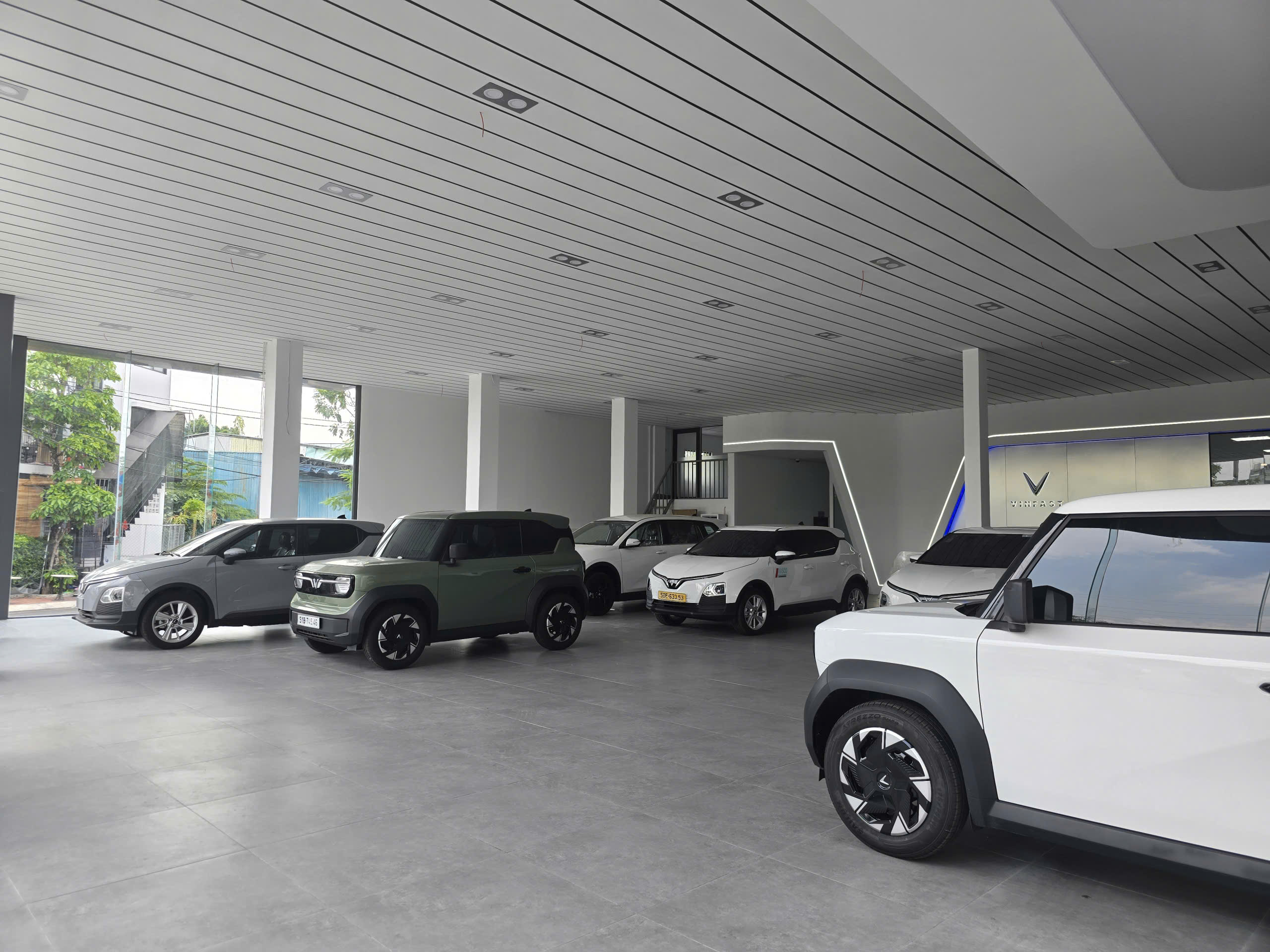 khôn gian trưng bày xe tại VinFast phạm văn đồng
